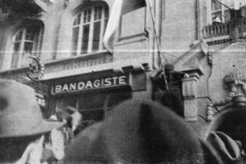 'Deux incidents en Suise; Trois Instantanes de l'incident du drapeau Allemand..., 1916. Creator: Unknown.