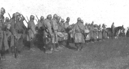 ''Impressions Macedoniennes; Avant une revue.', 1915. Creator: Unknown.
