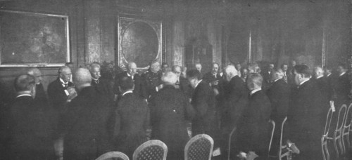 'Le voyage des ministres Francais en Italie; Les toasts apres le dejeuner a la Villa..., 1916. Creator: Unknown.