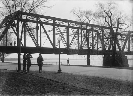 District of Columbia Parks - Guards in Potomac Park at Railway Bridge, 1917.