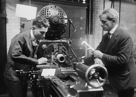 Hecox, C.W., Instructor in Machine Shop, D.C. Public Schools. Supervising Mfr. of Practices..., 1917 Creator: Harris & Ewing.