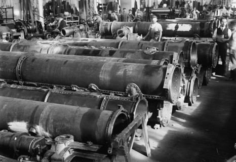 Navy Yard, U.S., Washington - Torpedo Shop, 1917.