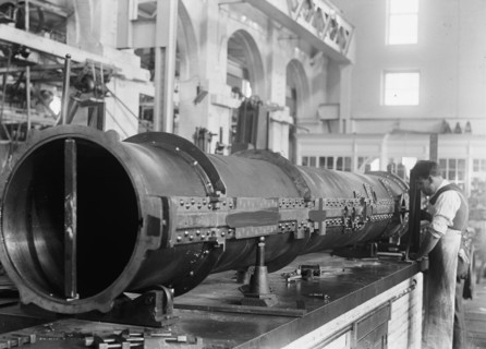 Navy Yard, U.S., Washington - Torpedo Shop, 1917.