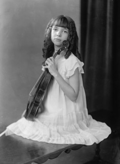Perkins, Gloria, Miss - Portrait, 1933.