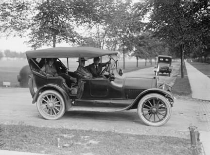 Red Cross Motor Corps - Groups, 1917.