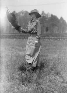 Woman's National Service School, Under Woman's Section, Navy League, Signalling, 1916.