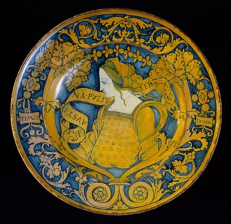 Large dish with border of floral scrollwork and cornucopias; in the center, profile bust of "Faustina", c. 1510/1535.