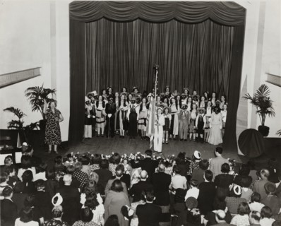 Blackface show, singers, 1935 - 1943.