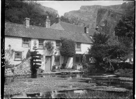 Mark Hole Cottage, The Cliffs, Cheddar, Sedgemoor, Somerset, 1907. Creator: Katherine Jean Macfee.
