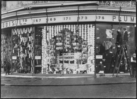Plummer and Roddis Ltd Department Store, 167-175 Above Bar Street, Southampton, 1909. Creator: Unknown.
