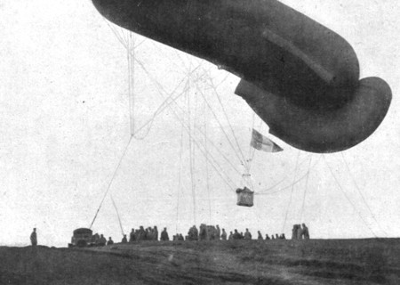 'La "Saucisse"; Le gouvernail a pris forme : le ballon s'eleve', 1916. Creator: Unknown.