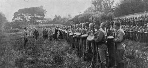 'Les Russes en France; au camp Mirabeau, pres de Marseille : la benediction des soldats..., 1916. Creator: Unknown.