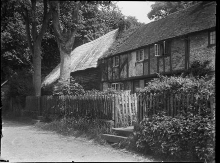 Upper Icknield Way, Whiteleaf, Princes Risborough, Wycombe, Buckinghamshire, 1918. Creator: Katherine Jean Macfee.