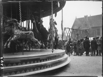 Market Square, Stow-on-the-Wold, Cotswold, Gloucestershire, 1928. Creator: Katherine Jean Macfee.
