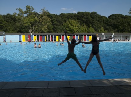 Tooting Bec Lido, Tooting Bec Road, Streatham, Wandsworth, London, 2013. Creator: Simon Inglis.