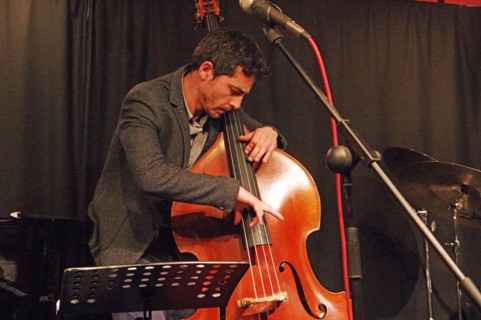 Mikele Montolli, Alessio Menconi, Nigel Price Quartet, Verdict Jazz Club, Brighton, E. Sussex, 2022. Creator: Brian O'Connor.