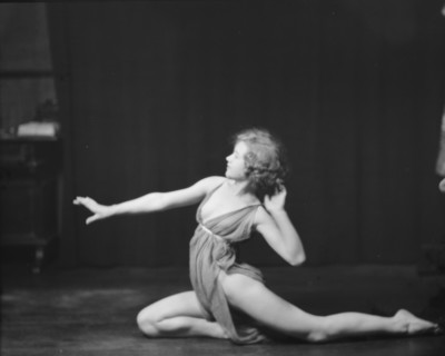 Wild, Lois, 1921 Feb. 9. Creator: Arnold Genthe.