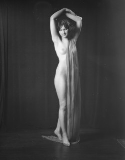 Neyder, Miss, 1923 July 6. Creator: Arnold Genthe.
