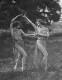 Desha and Leah, 1921 July 30. Creator: Arnold Genthe.