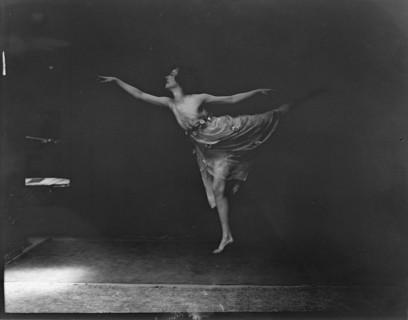 Andrews, Florence, Miss, 1918 July. Creator: Arnold Genthe.