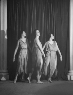 Lilias McLane dancers, 1923 Feb. 28. Creator: Arnold Genthe.