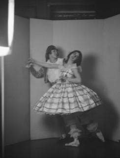 Wilde and Jason, Misses, 1924 Apr. 12. Creator: Arnold Genthe.