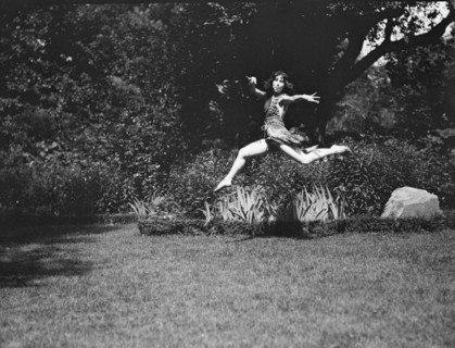 Helen Moeller and pupils, 1922 July 18. Creator: Arnold Genthe.