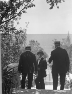 Untermeyer [i.e. Untermyer] garden, 1917 Creator: Arnold Genthe.