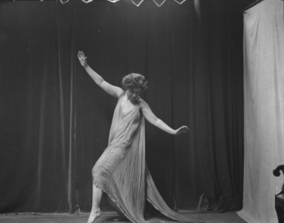 Elsie Dufour dancer, between 1918 and 1920. Creator: Arnold Genthe.
