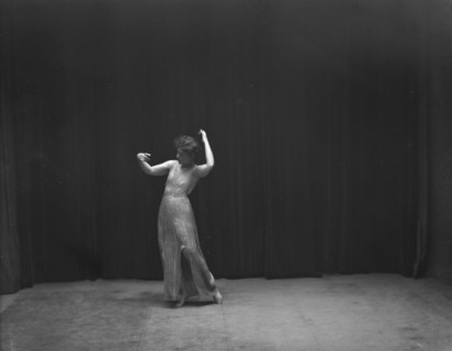 Elsie Dufour dancer, between 1918 and 1920. Creator: Arnold Genthe.