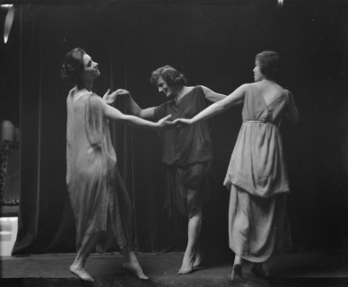 Elsie Dufour dancers, between 1918 and 1920. Creator: Arnold Genthe.