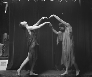 Elsie Dufour dancers, between 1918 and 1920. Creator: Arnold Genthe.