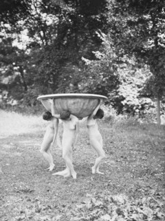 Florence Noyes dancers, between 1915 and 1918. Creator: Arnold Genthe.