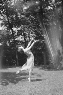 Desha dancing in Port Washington, 1921 Aug. 21. Creator: Arnold Genthe.