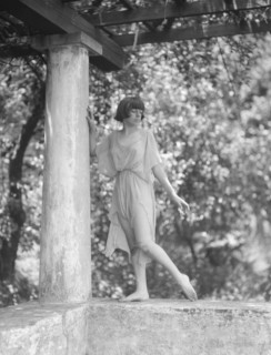 Tonetti, Miss, at Sneding's Landing, 1921 June 7. Creator: Arnold Genthe.