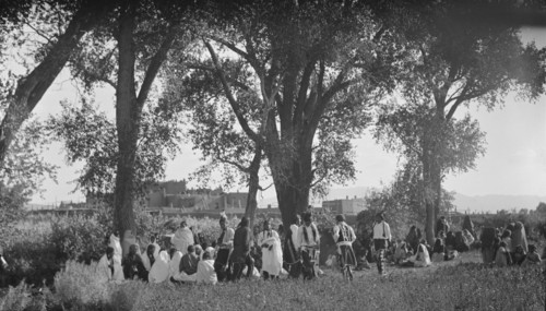 [Taos Pueblo, New Mexico], between 1899 and 1928. Creator: Arnold Genthe.