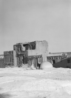 Acoma, New Mexico area views, between 1899 and 1928. Creator: Arnold Genthe.