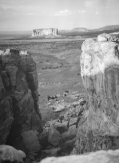 Acoma, New Mexico area views, between 1899 and 1928. Creator: Arnold Genthe.