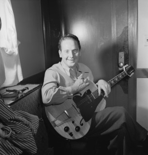 Portrait of Les Paul, New York, N.Y.(?), ca. Jan. 1947. Creator: William Paul Gottlieb.