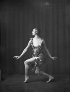 Cowan, Rosamonde, Miss (Rose Rolanda ; Mrs. Miguel C.), 1921 Mar. 1. Creator: Arnold Genthe.