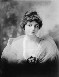 Edna Dixon, 1917. Creator: Unknown.