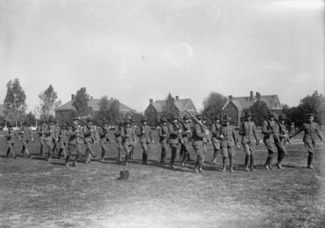 Fort McHenry - Groups, 1917. Creator: Harris & Ewing.
