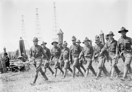 Fort McHenry - Groups, 1917. Creator: Harris & Ewing.