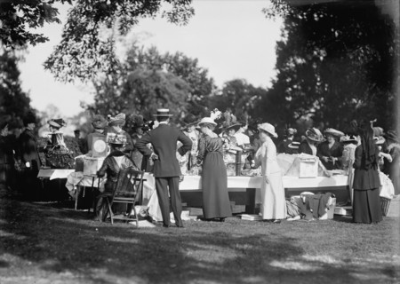 Friendship Charity Fete, 1913. Creator: Harris & Ewing.