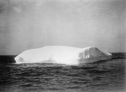 Iceberg, 1914. Creator: Harris & Ewing.