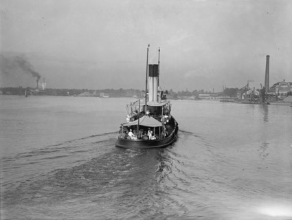 U.S.S. Memphis, Sick, Brought Home By U.S. Hospital Ship 'solace', 1916. Creator: Harris & Ewing.