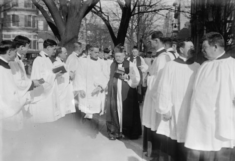 Saint Thomas P.E. Church - Consecration Services, Dec 1912.  Creator: Harris & Ewing.