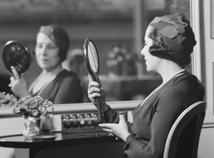 Bori, Lucrezia, Miss, portrait photograph, 1932 Apr. 6. Creator: Arnold Genthe.