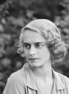 Gardner, Isabel, Miss, portrait photograph, 1932 Creator: Arnold Genthe.