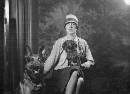 Goldbeck, Walter, Mrs., with dogs, portrait photograph, 1926 Oct. 18. Creator: Arnold Genthe.